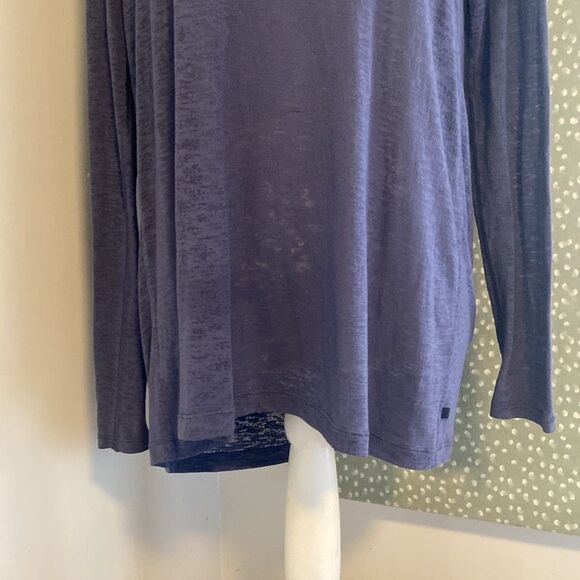 Lululemon Blue Lightweight Opaque Open Back Long Sleeve Athletic Tee Size Medium - Picture 3 of 8